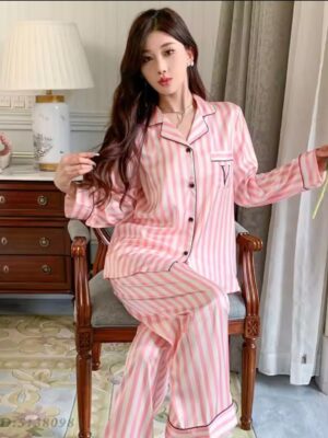 Pijama estilo Victoria S. Verano rosa pantalon