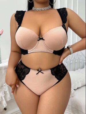 Set curvy nude